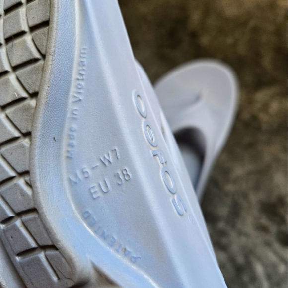 OOFOS Women's OOriginal Sandal / Flip Flops - Picture 4 of 6